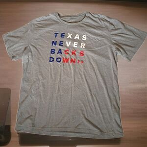 UNDER ARMOUR Men Size XXL T-shirt Gray TEXAS NEVER BACK DOWN